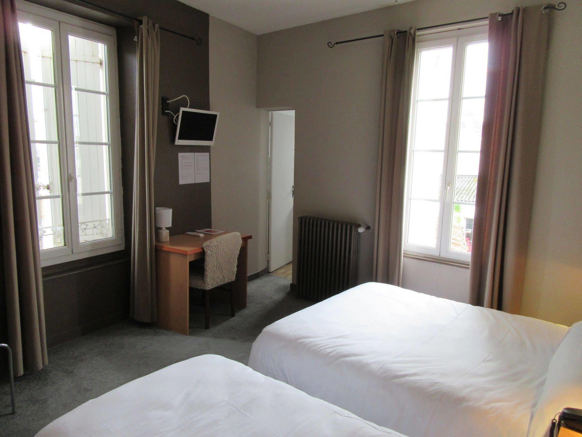 Contact Hotel De France Сент Экстерьер фото