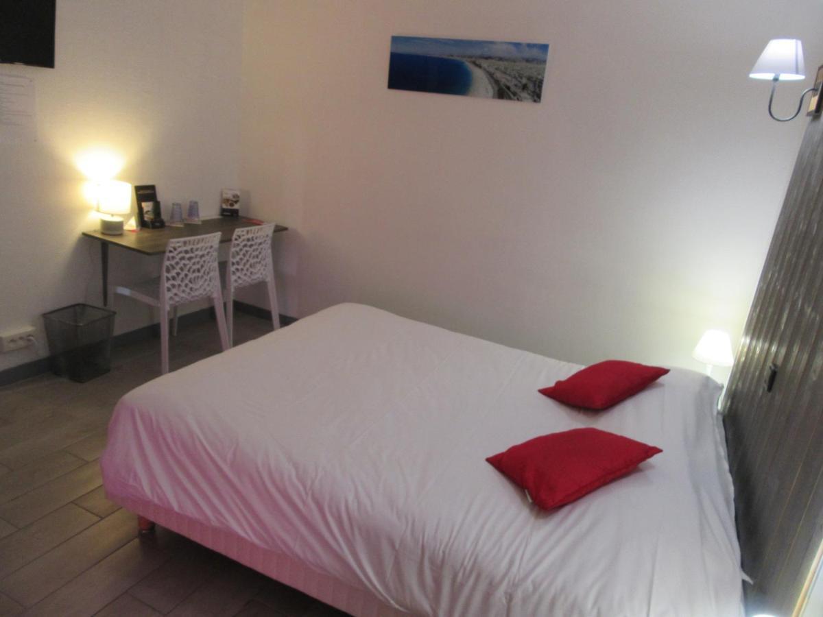 Contact Hotel De France Сент Экстерьер фото